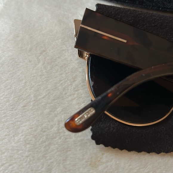 Tomford sunglasses with case - Picture 3 of 3